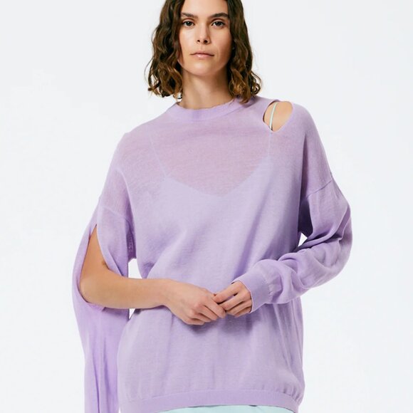 ✨ NWT Crispy Viscose Slit Detail Oversized PulloverSize Small ✨
